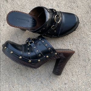 Bongo black heel bootie slip-in